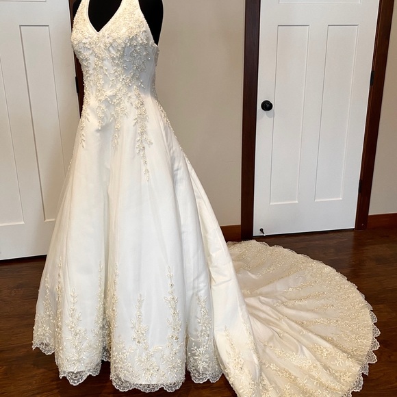 Jordan Fashions Dresses | Jordan Fashions/Ashley Jordan Wedding Dress | Color: Cream/White | Size: 8 | Adventuregypsy's Closet Jordan Fashions Dresses | Jordan Fashions/Ashley Jordan Wedding Dress | Color: Cream/White | Size: 8 | Adventuregypsy's Closet